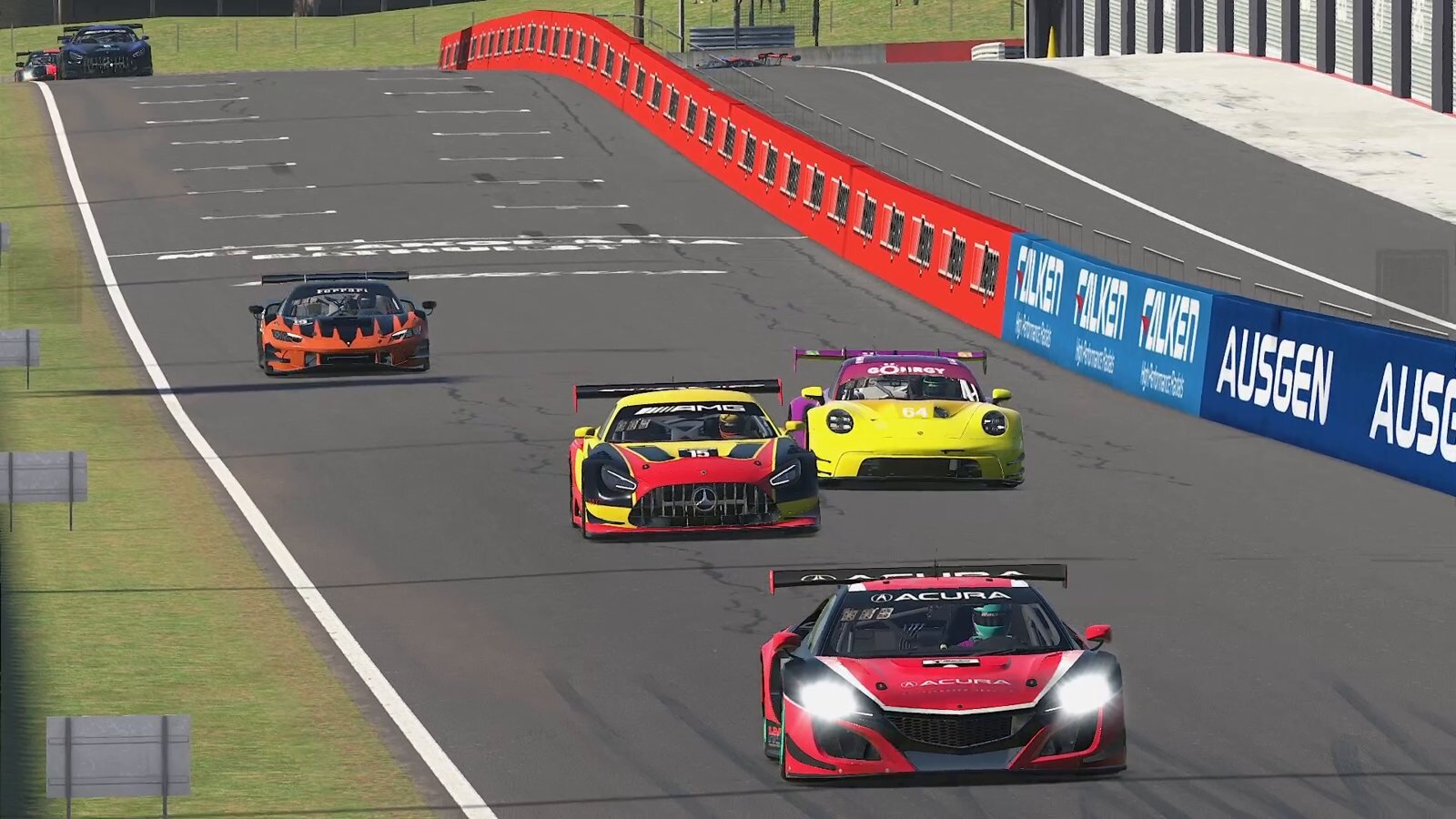 Ein Feld von GT3-Autos in verschiedenen Liveries am Berg von Bathurst in iRacing
